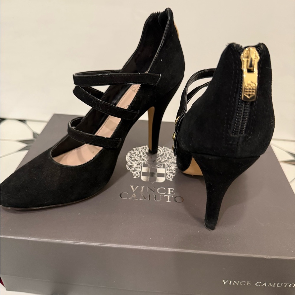 👓Vince Camuto Black Strappy Heels